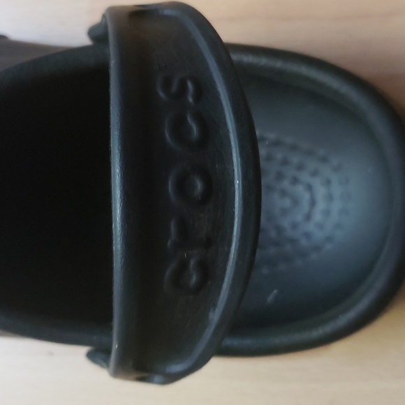 Water Proof Crocs - Picture 6 of 8